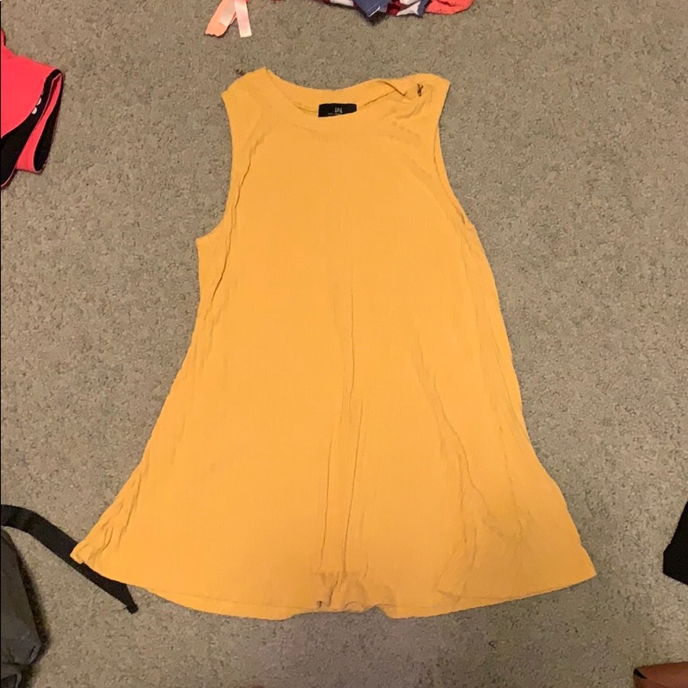 *Free w/ any purchase* Yellow Sleeveless Long Top